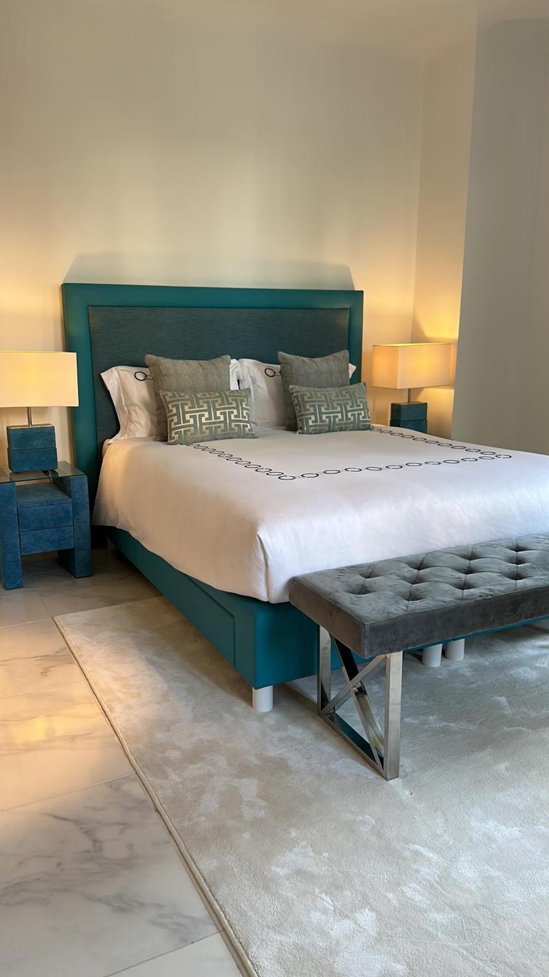 - - Sleeps 5 - Seaside Cannes