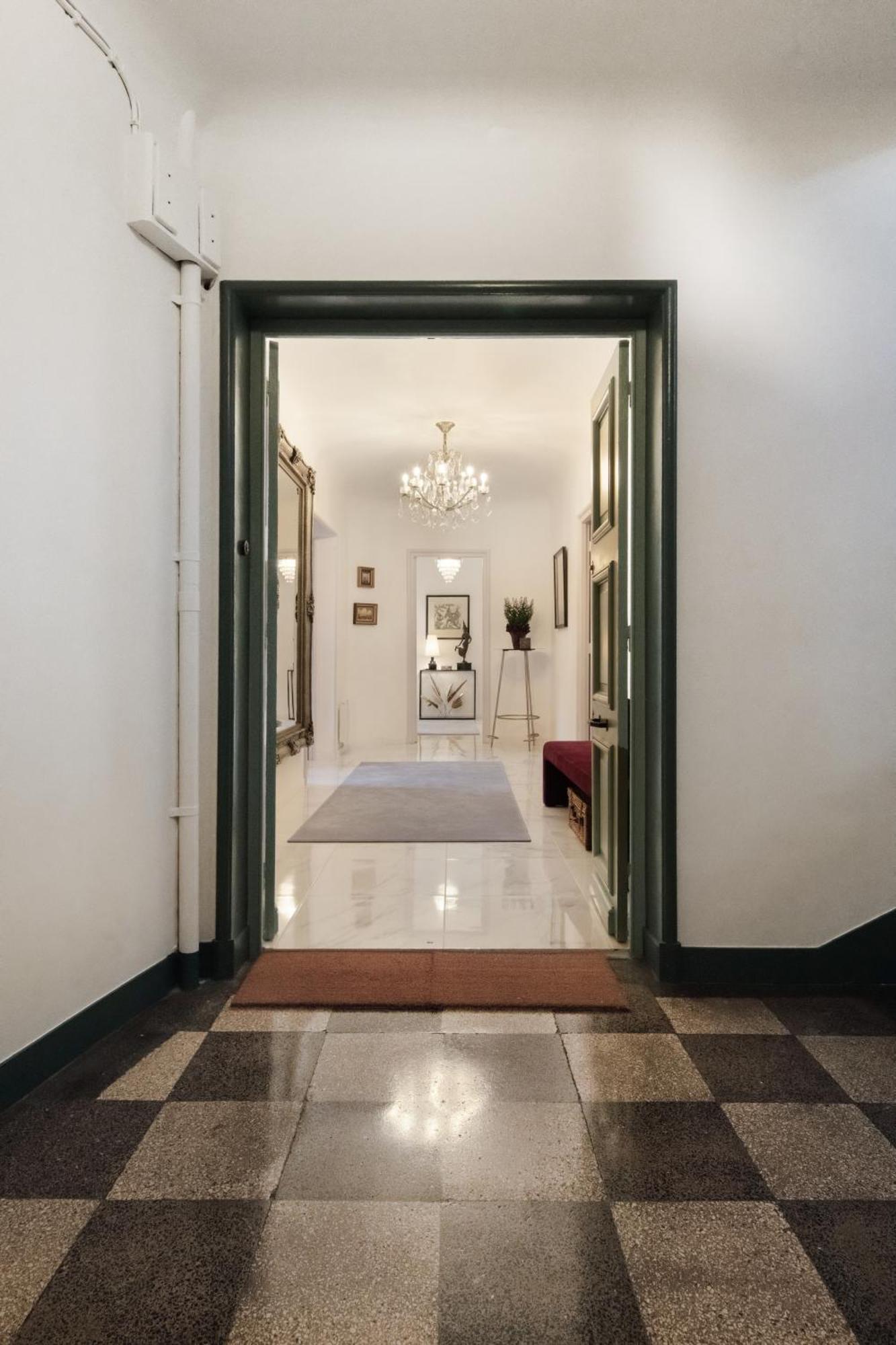 - - Sleeps 5 - Seaside