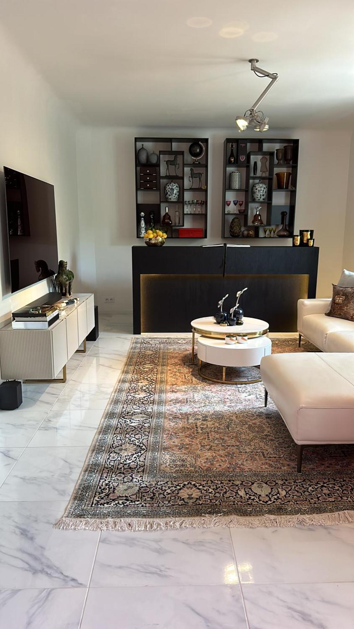 - - Sleeps 5 - Seaside Apartment